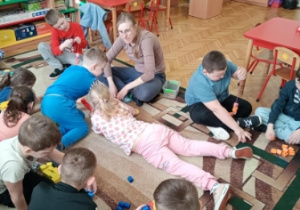 dzieci przeliczają