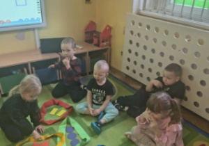 segregowały różne figury geometryczne