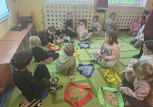 segregowały różne figury geometryczne
