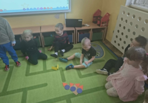 różnych figur geometrycznych budowały nowe kształty