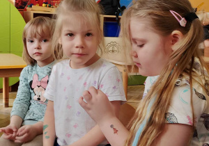 poznawanie przyprawy za pomocą zmysłów