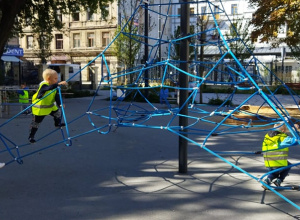 Wyjście Średniaków na plac zabaw