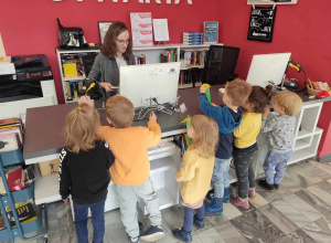 Pierwsze wyjście do Biblioteki Miejskiej grupy Maluszków