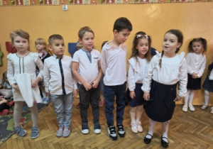 dzieci mówią wiersz