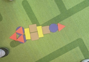 różnych figur geometrycznych budowały nowe kształty