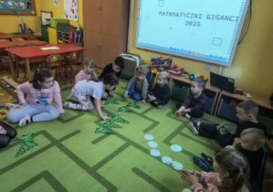 przeliczanie na konkretach (śnieżynki, choinki)