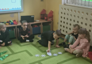 przeliczanie na konkretach (śnieżynki, choinki)