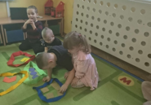 segregowały różne figury geometryczne