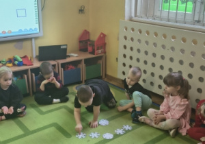 przeliczanie na konkretach (śnieżynki, choinki)