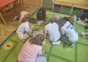 szukały drogi w labiryncie