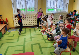 zabawa w aktora, osoby na widowni