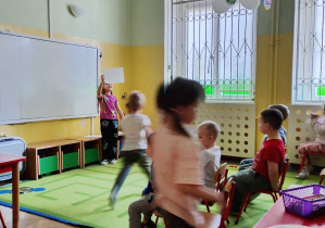 zabawa w aktora, osoby na widowni