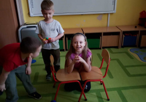 zabawa w prezentera wiadomości